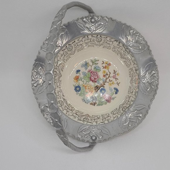 Vintage Bride's Basket - Picture 6 of 7